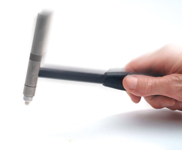 Modal testte kullanılan darbe çekici (impact hammer)